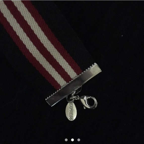 Choker necklace from EXPRESS - Picture 2 of 3